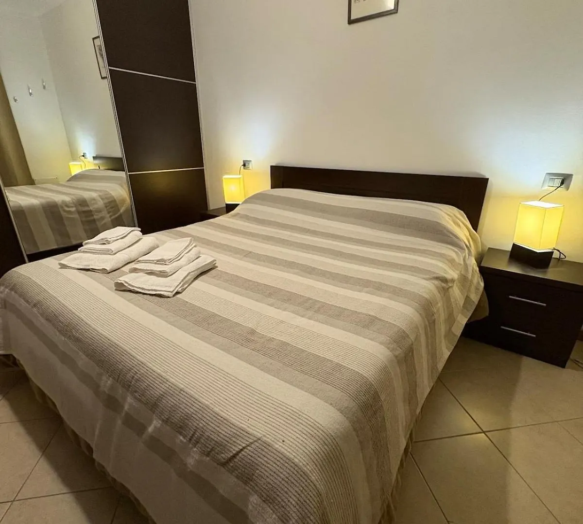 Malpensa Airport Apartment On The Lake Somma Lombardo 0*,  Italy