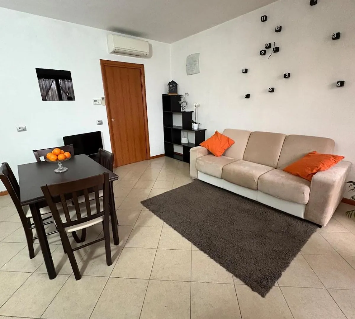 Malpensa Airport Apartment On The Lake Somma Lombardo