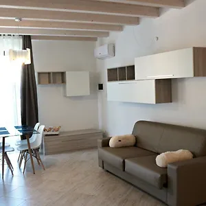 Aparthotel Paradeisos Sas, Somma Lombardo
